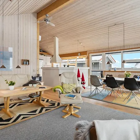 Awesome In With Kitchen Holiday home *